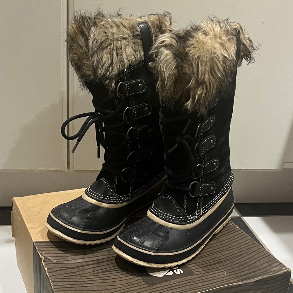 Sorel Black Fur-Lined Boots